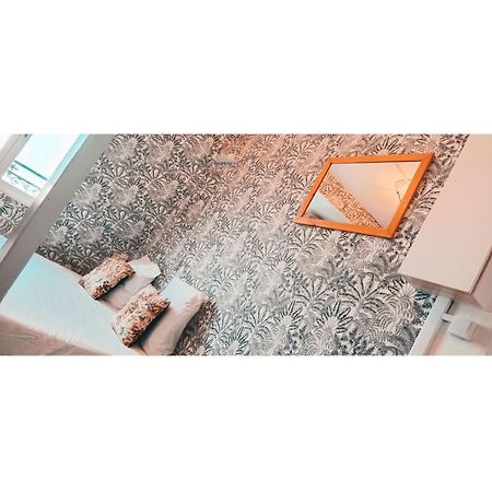 Location En Plein Coeur De Paris N°21 Appartement Buitenkant foto